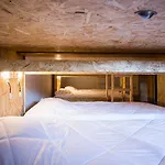 Hostal Des Arts *