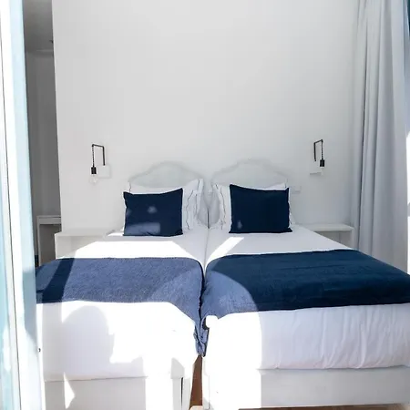 Des Arts Hostel *